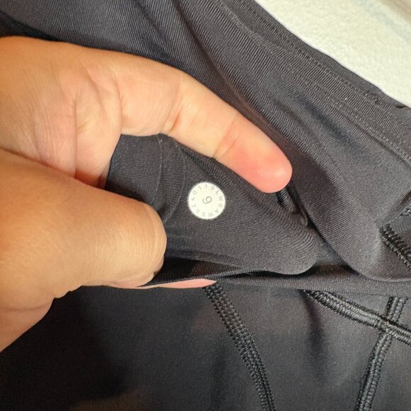Lululemon Time to Sweat Crops in Black - Picture 6 of 7